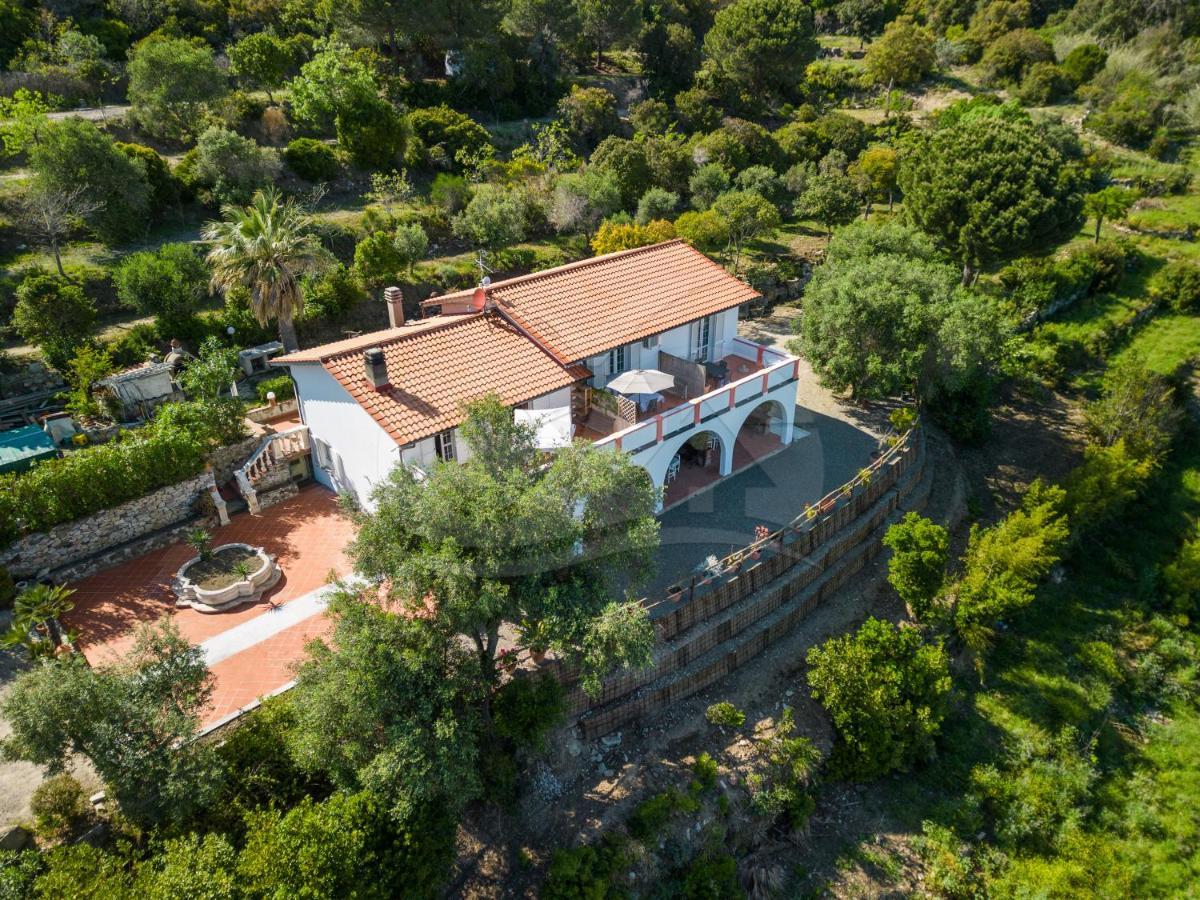 La Palazzina Nel Verde - Goelba Casa Alzi Exteriér fotografie