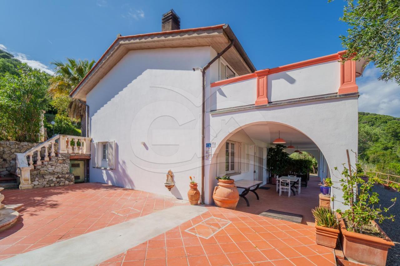 La Palazzina Nel Verde - Goelba Casa Alzi Exteriér fotografie